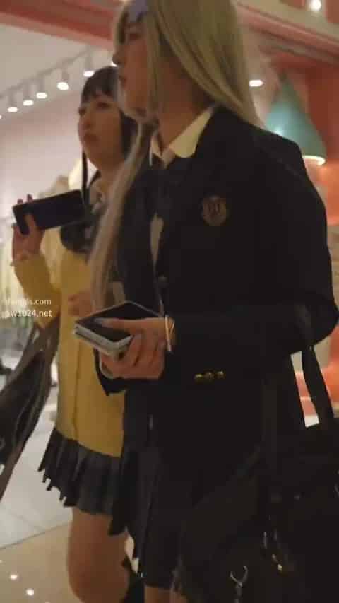 cc9a035a-3adc-414e-b553-805d8330f539.mp4