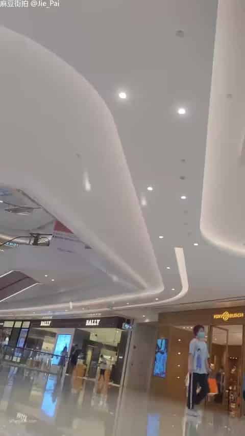 0b97f919-c9fe-476c-bd17-2925e6482a9f.mp4