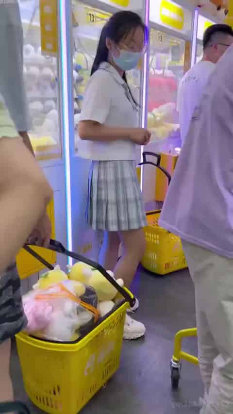 5a799a83-03ad-46eb-9d75-74ad3be6e4da.mp4