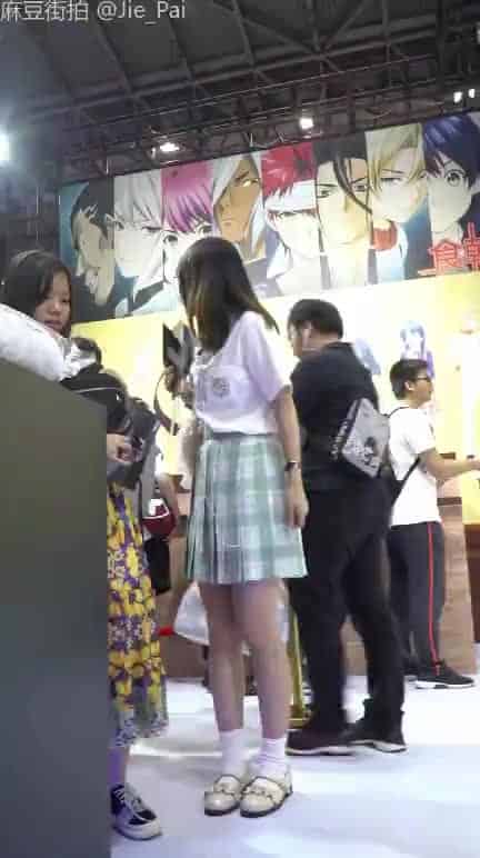 f4729a15-817c-46e3-9642-f9c4334b1906.mp4