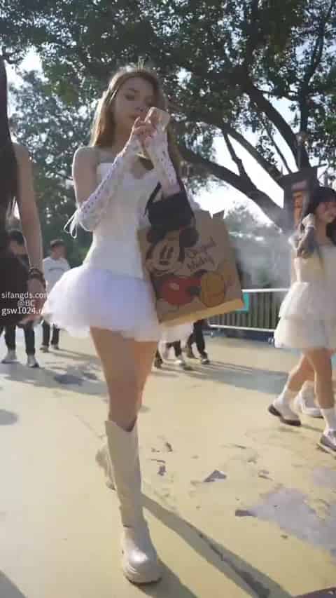 0e081da2-26d3-4082-98fa-10e49d17b687.mp4