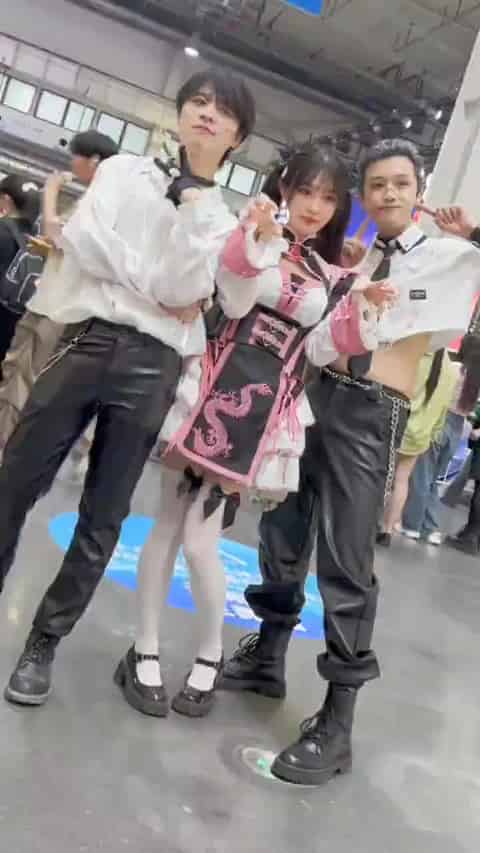 e53a70f6-1607-4dd5-beee-7ab35a355baf.mp4