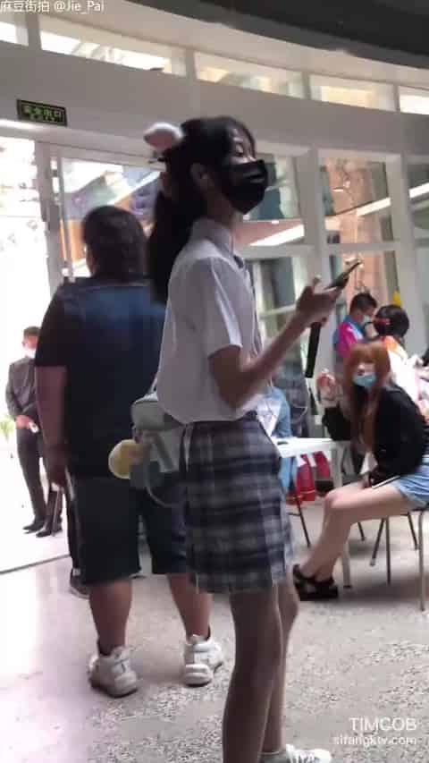 4da5d44e-07a9-4639-902f-0a764290d193.mp4