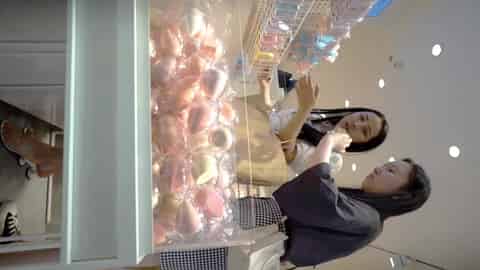 35b8d49c-a40b-4639-b69d-5226fbbc0e4a.mp4