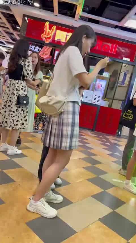 0d7eefff-b3bd-45d3-9a09-ec7429e2b34a.mp4