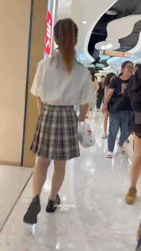 b1732fa0-4eae-414d-b06f-cba9f7ee4563.mp4