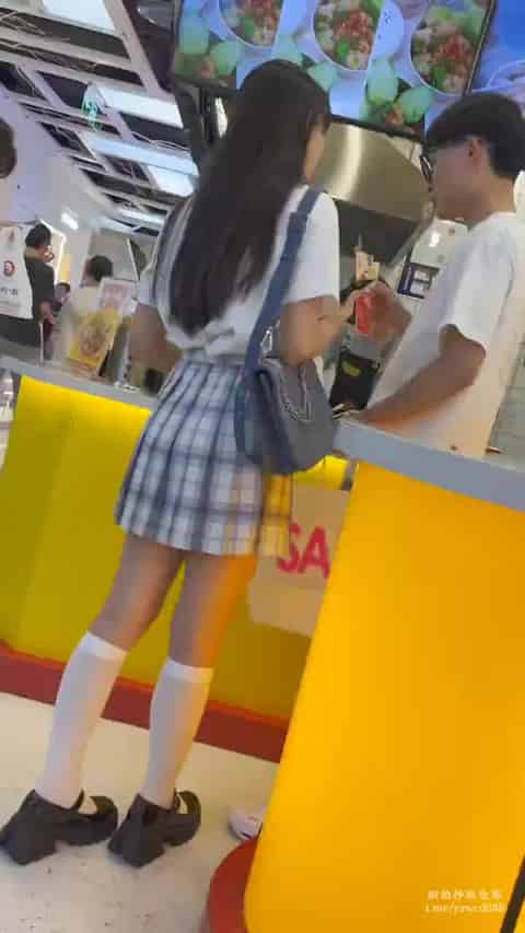 edd7ff0f-d77d-41b1-9bfc-cc520e66ecc5.mp4