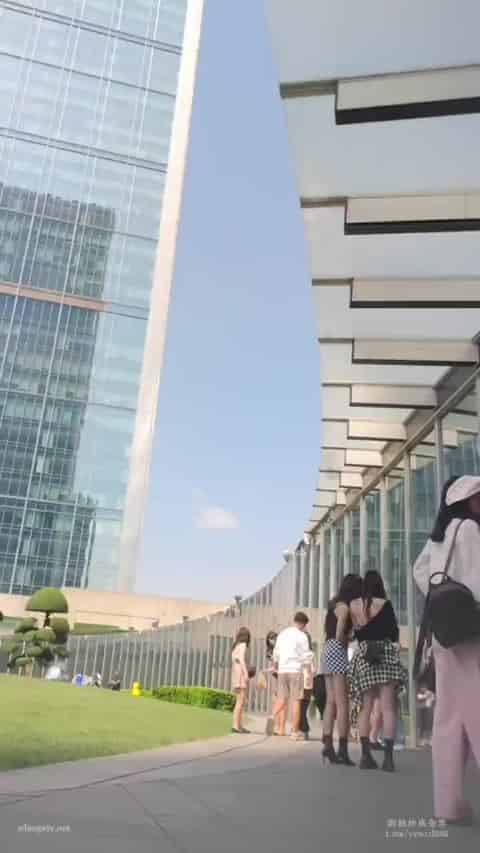 a36e61d8-eabc-4cc5-b578-ad49fc983dc7.mp4