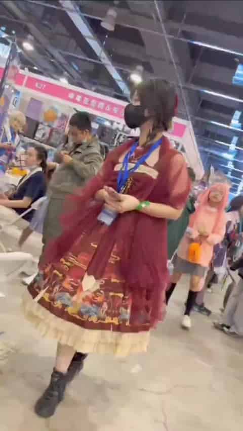 438cbf76-eb04-40d7-a6ac-d00bed5a3e23.mp4