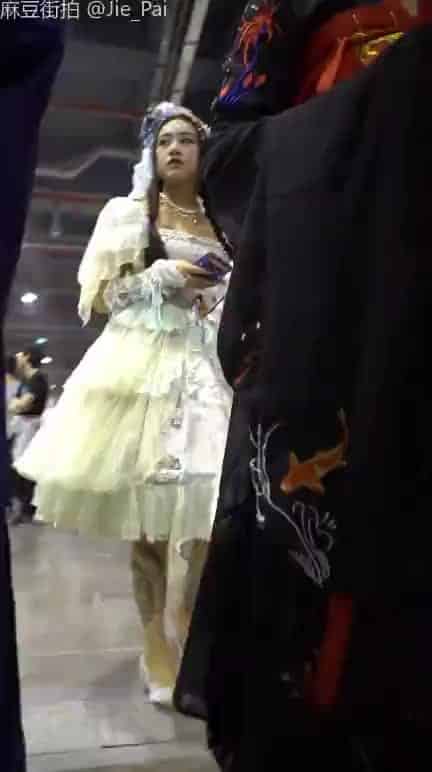 f42a6da3-994e-4712-8166-ab2a2de4d8f8.mp4