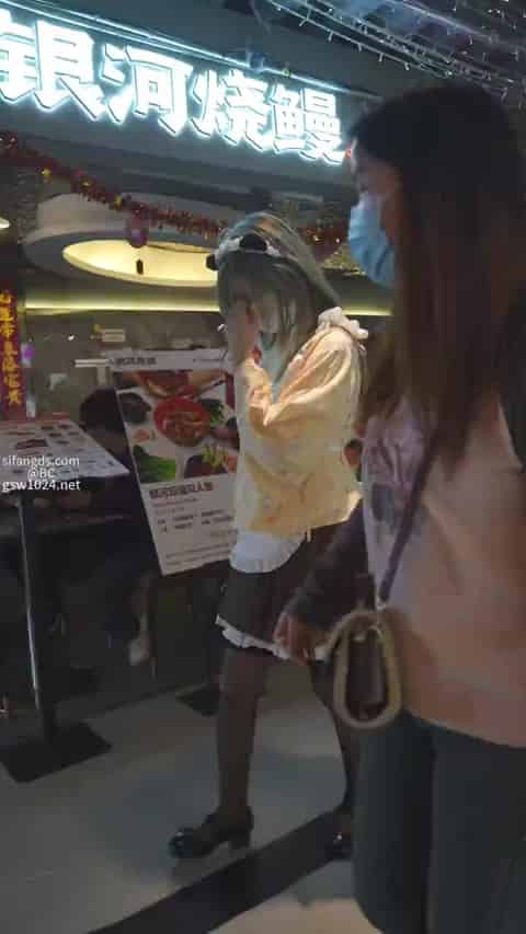 fb12a2f9-a19e-4e25-bee1-397c686f6a3a.mp4