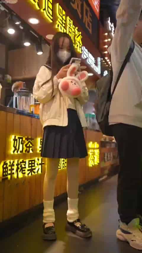 f57219c6-4bad-4758-bcbc-31f318ac207f.mp4