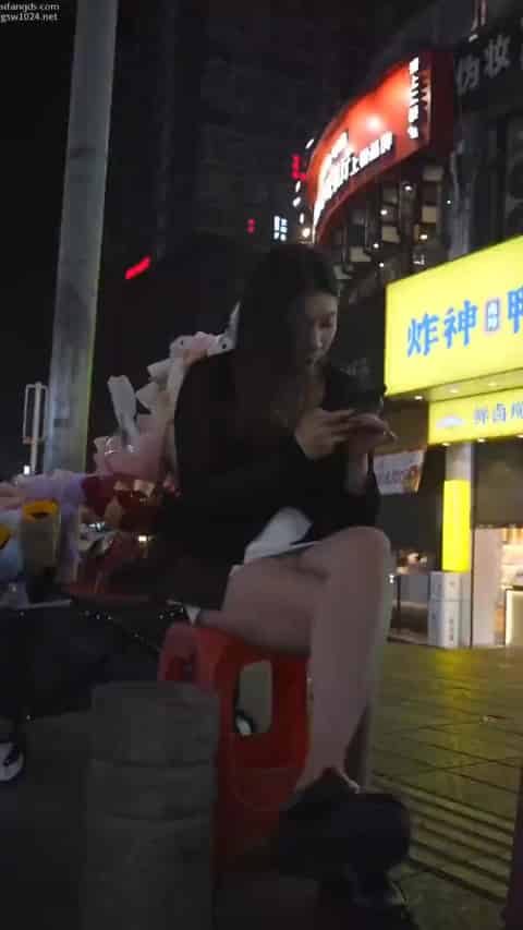 d8e7230f-4ee3-4169-8d9b-5896b06c9e7c.mp4