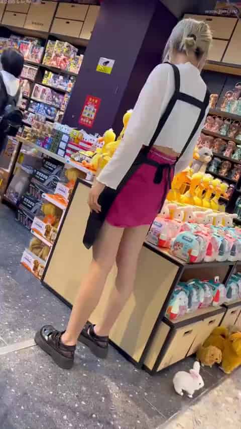 b7a142f7-8cd3-4849-80ad-d3adad8408f4.mp4