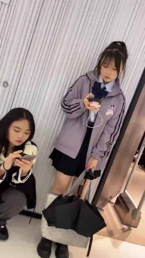 c49d17a9-9a35-4ed2-a9db-7397f4209be7.mp4