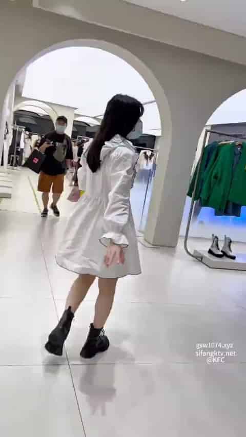 e16f991e-2707-4cb7-82ef-aa300f6b93f7.mp4