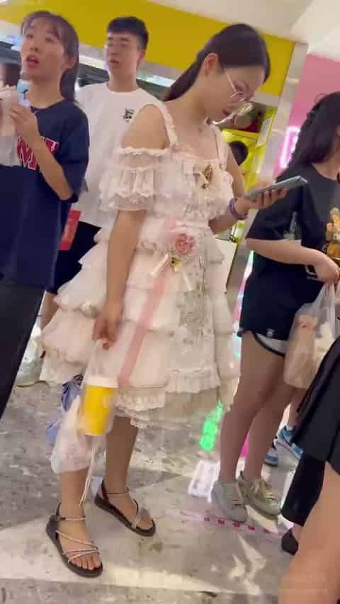 e5bdce08-36a8-4793-90b3-ef39a85cbd4f.mp4