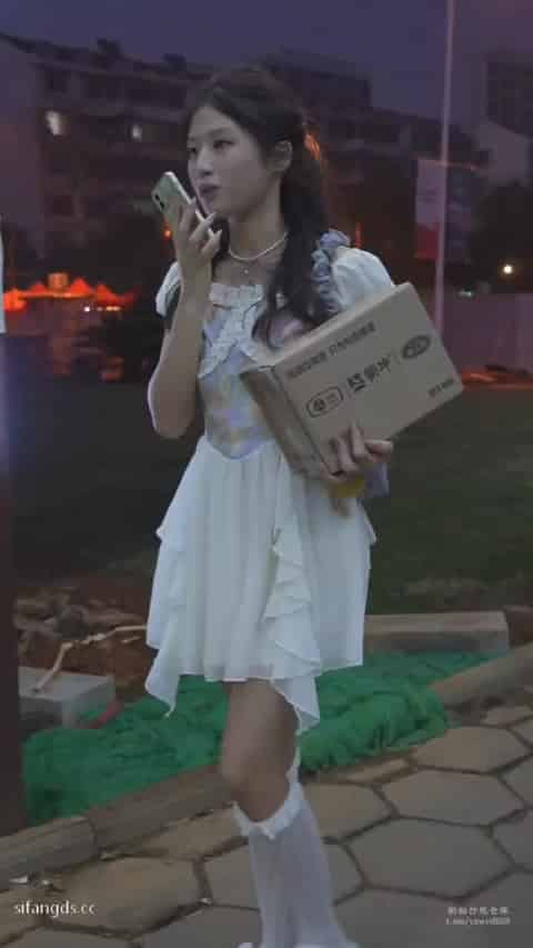 22f83198-38ca-48f2-b098-5cc25b4c1354.mp4