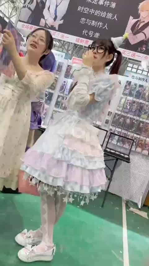 04edbd66-a50c-4360-9def-54d6da070891.mp4