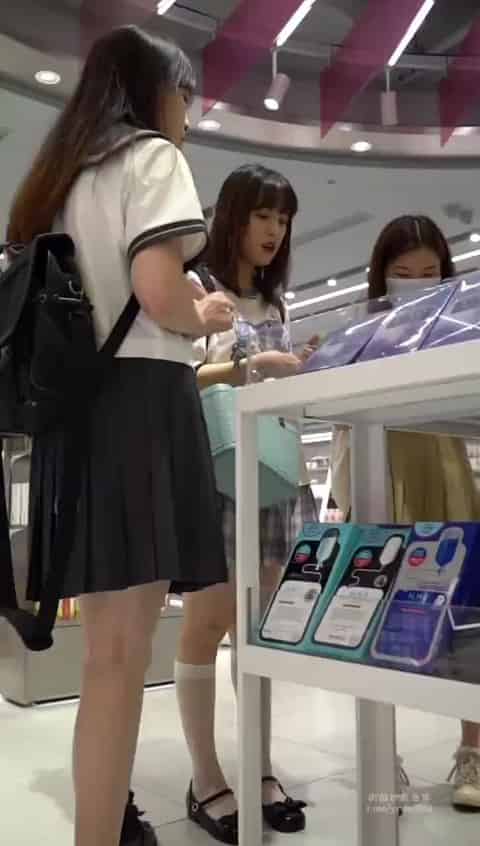 a40d324d-06ab-412b-9fcc-608a329c2a5a.mp4