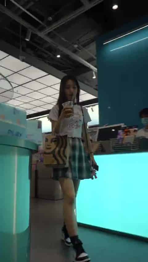 5e3f993e-43fb-4c96-b8b2-cd484d031102.mp4