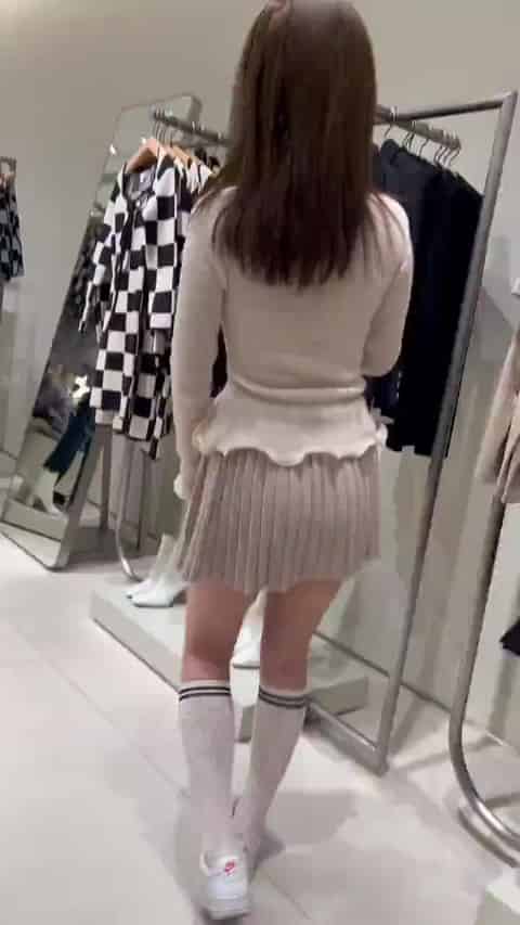 827d109e-6d4f-4cf3-b4e6-a57309f7b94f.mp4