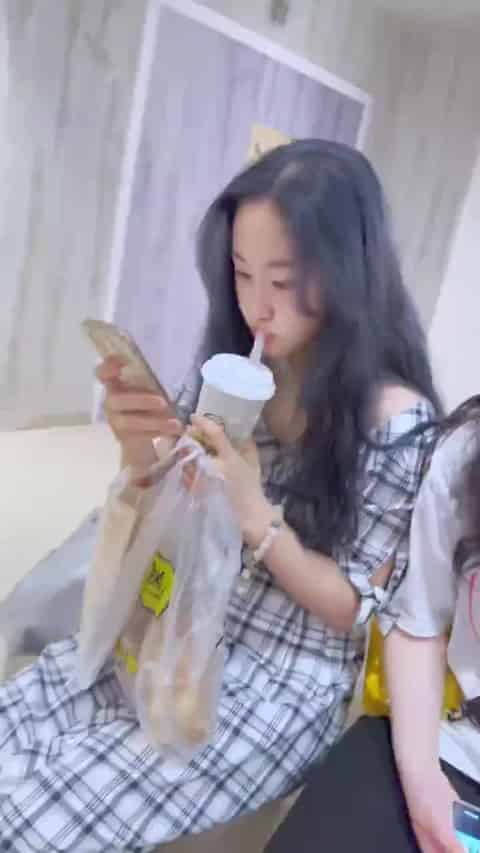 d0a73e10-8d1c-4bdd-bac9-681fbbb793d7.mp4