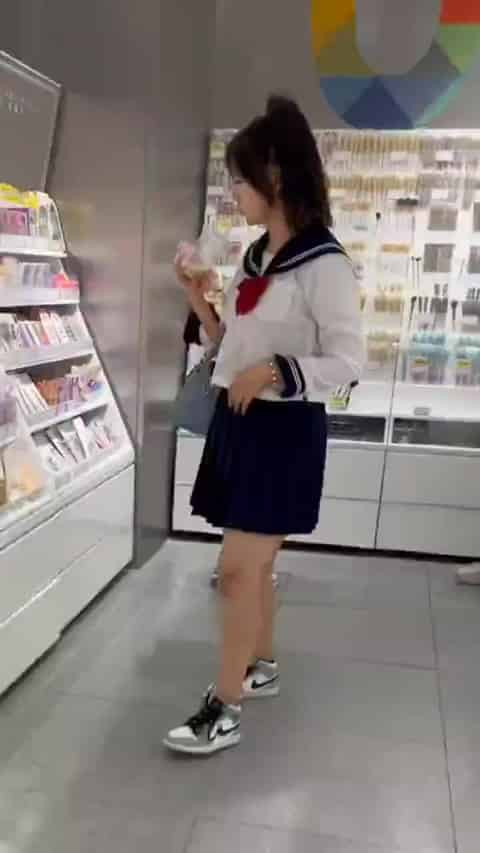 ec5c7f3b-dff5-4ddd-abe0-e2db9aa546bd.mp4