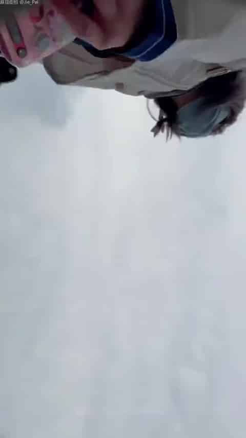 5dfdb941-5b4a-4072-8eec-ae538500e4e5.mp4