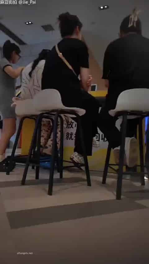 97bdd2e6-c059-4c97-bf77-c63353c8e386.mp4