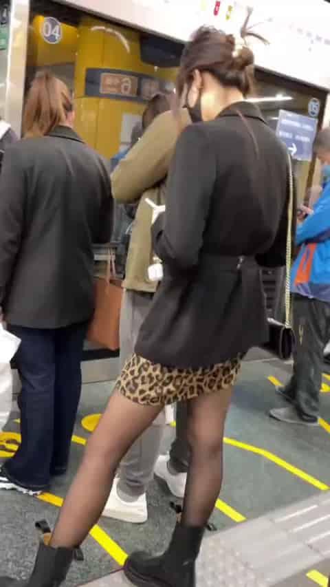 abaf6c02-d000-45f1-ac52-8ad59bf321e3.mp4