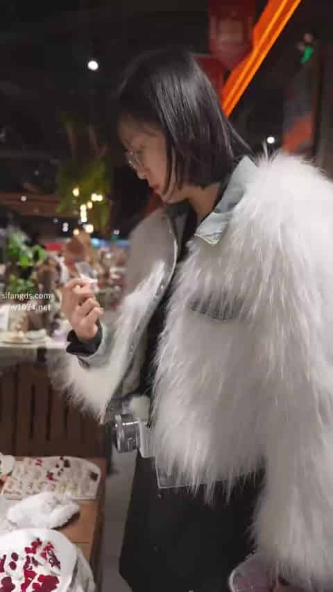 3b1bcbb1-a7dd-4056-bc4e-5b9ad4dec5dc.mp4