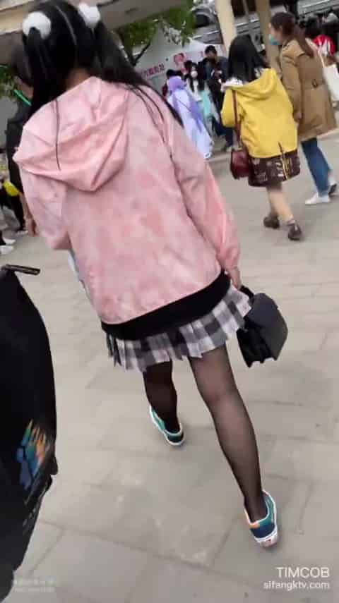 df50b27d-e7b8-442a-8f14-21eac1f6069f.mp4