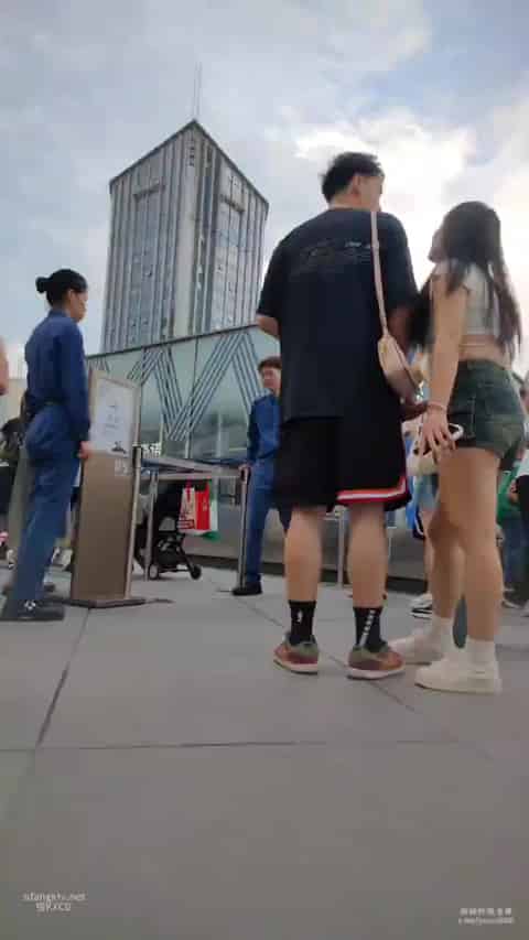 f74c32c9-b24a-4cc8-82a0-e3a250e698cc.mp4