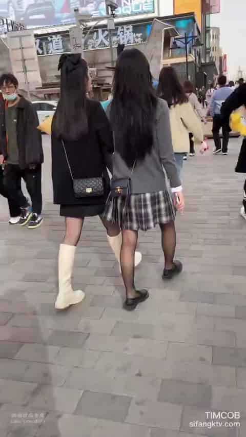 d9b7c9c4-a8d7-4623-ac40-5c71a3cf7001.mp4