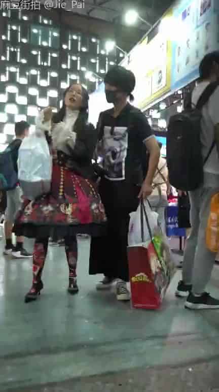 321712b9-cb69-4267-9dbe-a16e2fcc42c0.mp4