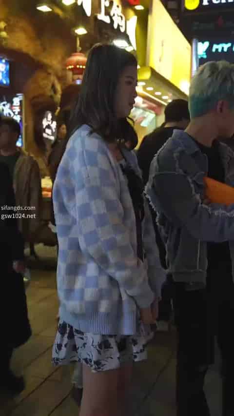 b7f25333-b0a7-4472-b5c3-c54667bc8073.mp4