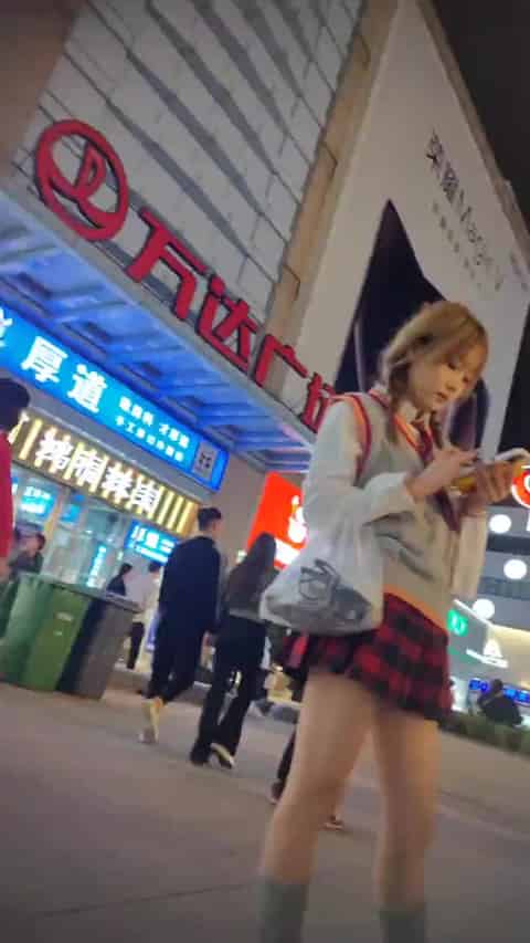 a4ad4d6c-f965-4f6d-9c7b-1c605587938c.mp4