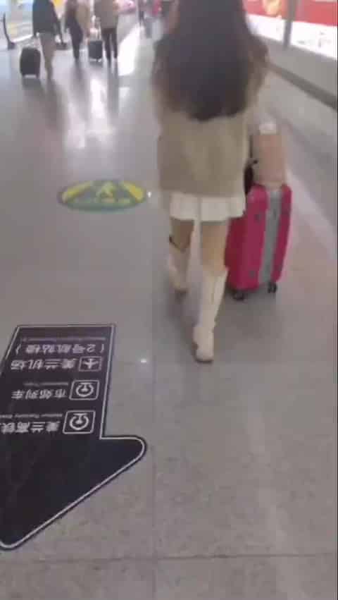 0d0cd2cd-2b12-45d9-8860-1ec772db5cbe.mp4