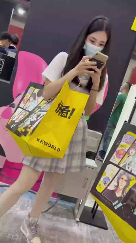 2dfc07e8-ca38-45b9-9104-4b7991b75617.mp4