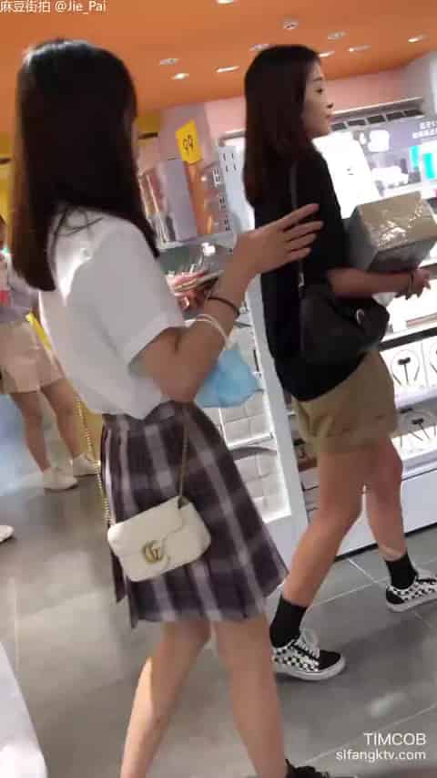 fedbcb74-f0e1-4b47-becb-cd04edf9bffe.mp4