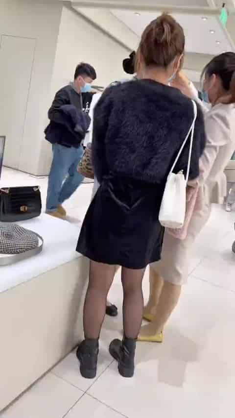 485d4f9e-f151-4fd0-8268-6f0b8938b0cf.mp4