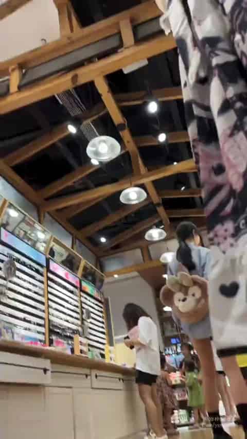 92765997-9d82-424d-a1e3-44aa56b5a28c.mp4