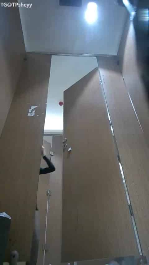 80e76b7d-8990-4ff1-b3c7-58e5ccde5136.mp4