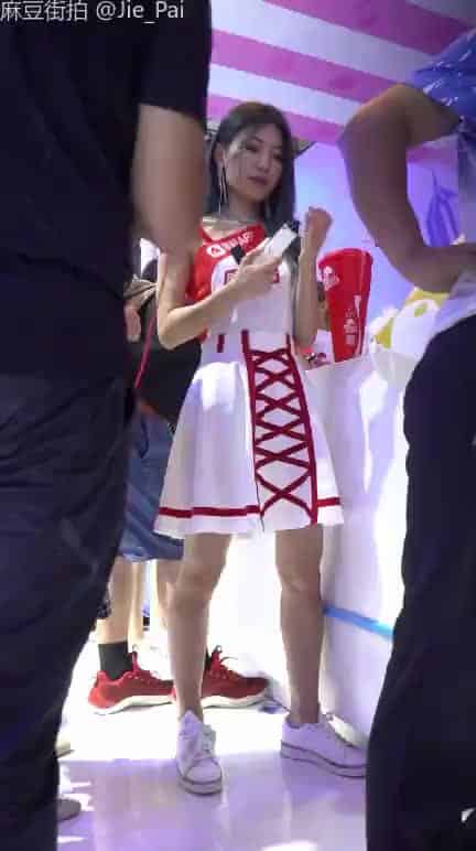 68eb7921-a9c0-41b3-9dec-0186fa65c3e9.mp4