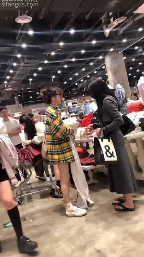 cb76e418-7d5e-4360-8fea-04bdc5fb0847.mp4