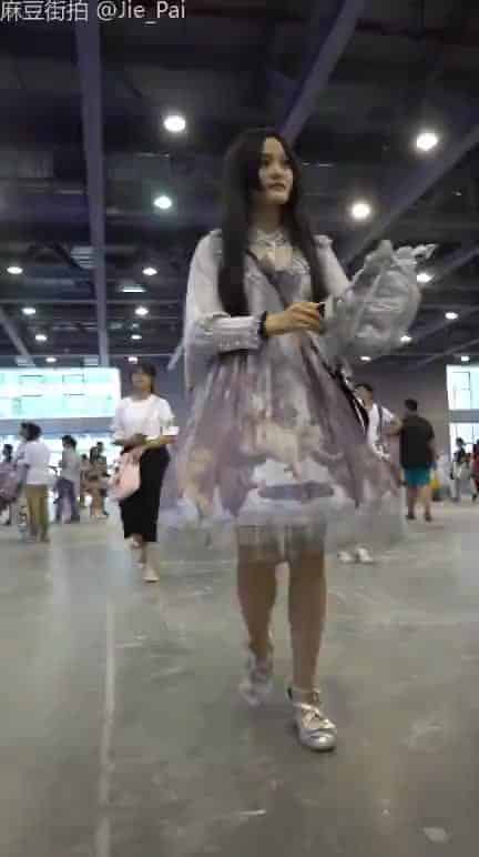 d819bd9a-f451-46b7-9b1b-a8a5bc818bd2.mp4