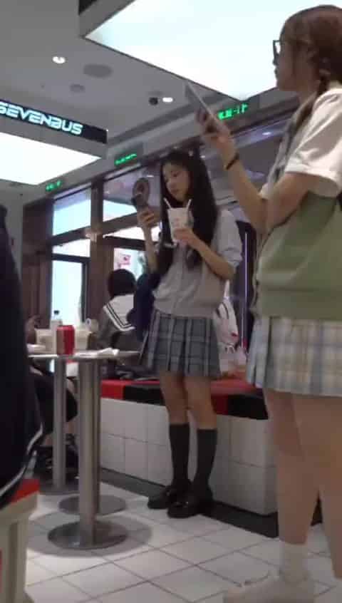 0ea3f78f-6f81-4804-acc1-bae513dc00e4.mp4