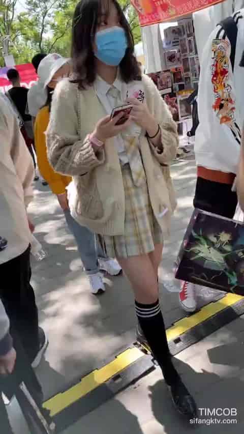 b4f99099-90a5-43d0-b8b5-8b8e117280b9.mp4