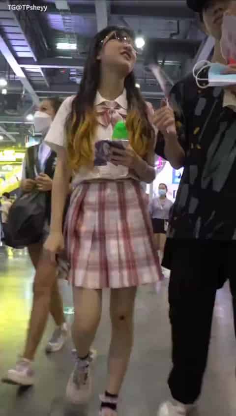 0e9b5c70-7355-4ee1-8b8b-3c841372adcf.mp4